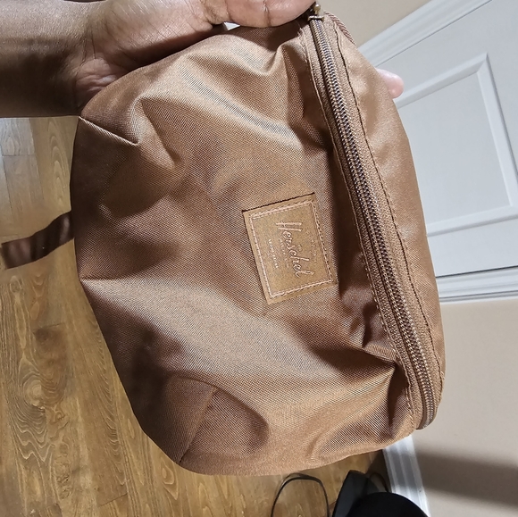 Herschel Cross Body Bum Bag - Picture 4 of 4